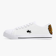 Afbeelding in Gallery-weergave laden, Most High Win: Low Canvas Shoes - White/Black
