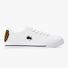 Afbeelding in Gallery-weergave laden, Most High Win: Low Canvas Shoes - White/Black
